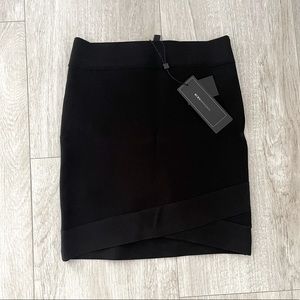 BCBG Bodycon mini skirt black size XXS. NWT